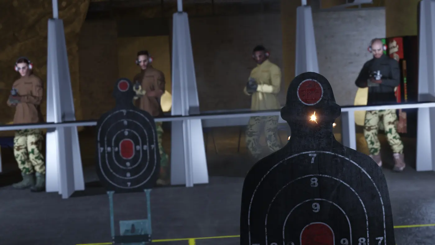 Stand de tir intérieur d'un bunker de GTA Online avec des cibles en silhouette et des personnages en tenue camouflage qui s'entraînent