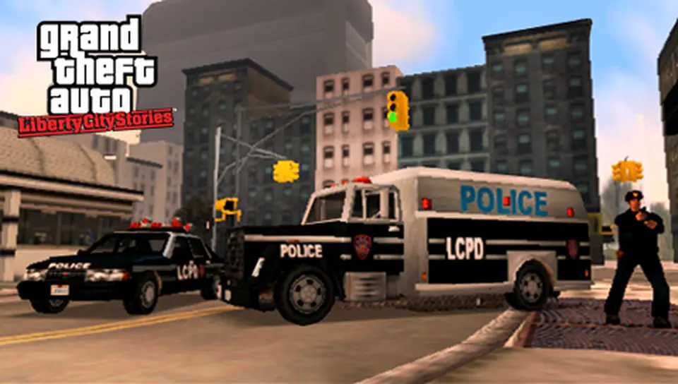 Barrage du LCPD dans une rue de Liberty City : voiture de patrouille noire et blanche, fourgon blindé marqué Police et policier en uniforme, immeubles de briques et feux de circulation en arrière-plan