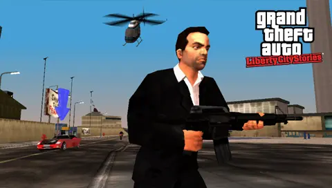 Toni Cipriani court dans une rue de Liberty City, fusil d'assaut à la main, un hélicoptère au-dessus, dans GTA Liberty City Stories sur PSP